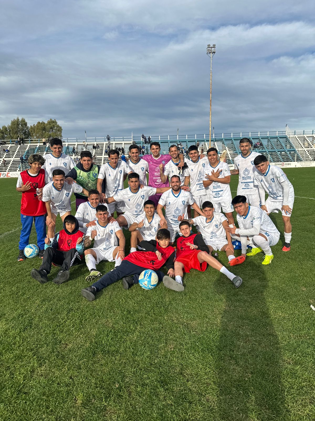 EL BICAMPEÓN SUMÓ OTRO TRIUNFO EN CASA